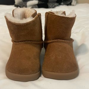 UGG Keelan baby boot size 2/3